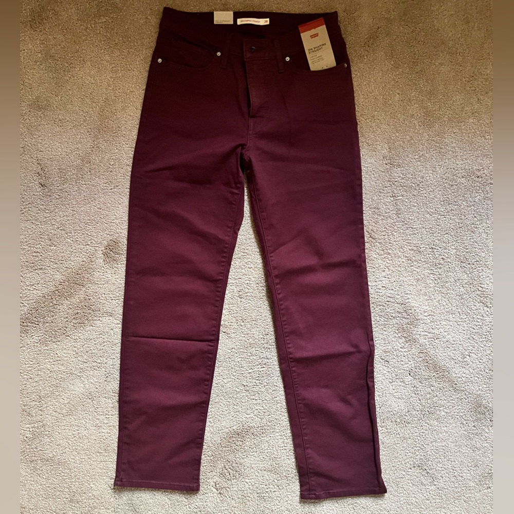 NEW! Levi’s 314 Shaping Straight Jean